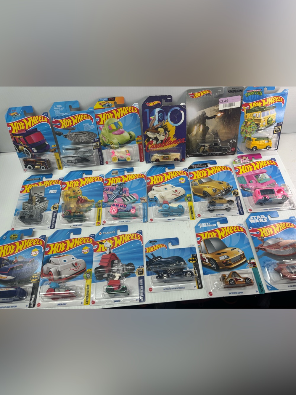 Hot Wheels Screen Time Lot Of 18 Bumblebee, Snoopy, TMNT, Star Trek, Batman, F&F